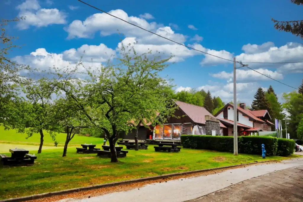 Natrural Žumberak - obiteljsko izletište u okolici Zagreba. Najljepše mjesto za izlet s djecom u prirodu u okolici Zagreba