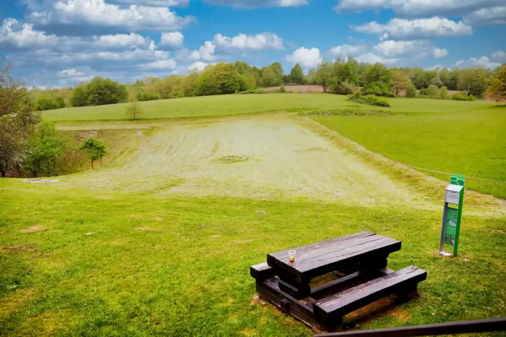 Natrural Žumberak - obiteljsko izletište u okolici Zagreba. Najljepše mjesto za izlet s djecom u prirodu.