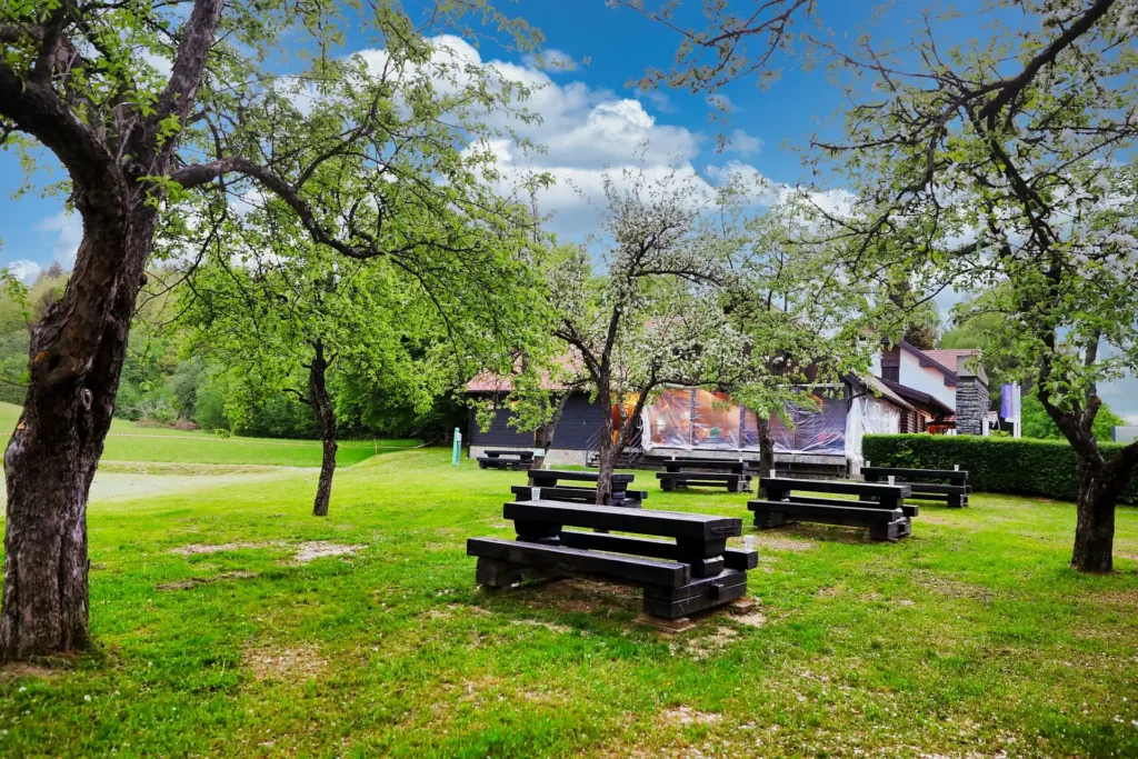 Natrural Žumberak - obiteljsko izletište u okolici Zagreba. Najljepše mjesto za izlet s djecom u prirodu u okolici Zagreba